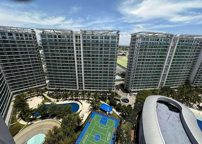 Queen Room Pool View